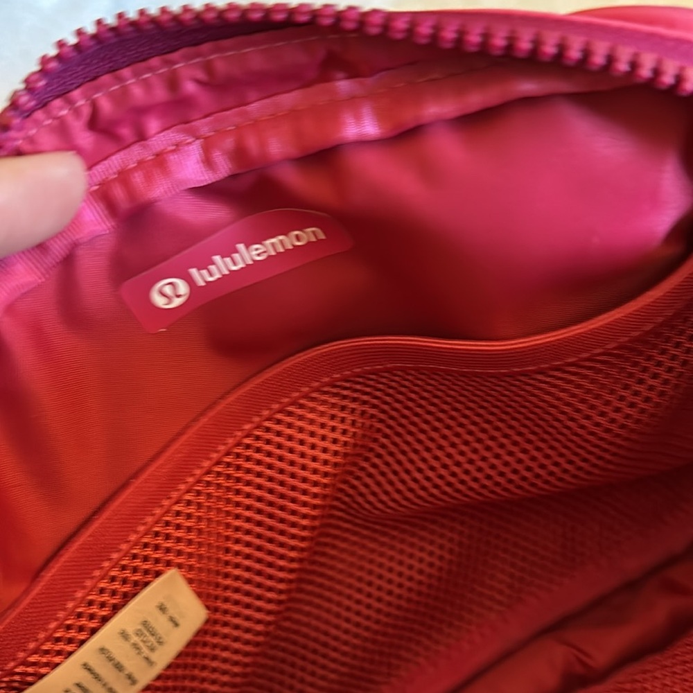 Lululemon. - Picture 6 of 6